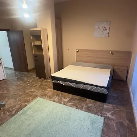 Apartment Paradise *