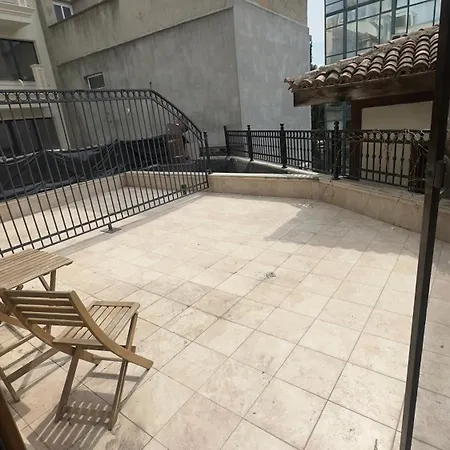 Apartment Paradise *